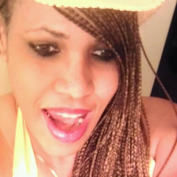 Meet your Posher, Latonya - Picture 1 of 1